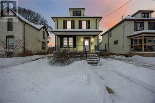 Detached House for Sale, 127 Richard Street, Sarnia, ON