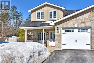 Freehold Townhouse for Sale, 12 Garden Grove Crescent, Wasaga Beach, ON