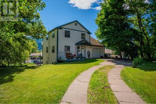 House for Sale, 502 7th Street, Castlegar, BC