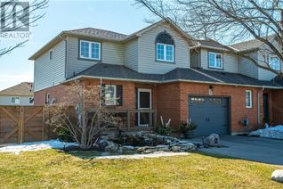 Townhouse for Sale, 2 Bronte Court, Hamilton, ON