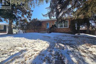 Detached House for Sale, 418 Woodlawn Crescent, Weyburn, SK