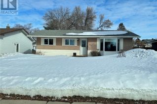 Bungalow for Sale, 108 Middleton Crescent, Saskatoon, SK