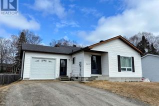 Backsplit for Sale, 125 Hemlo Dr, Marathon, ON