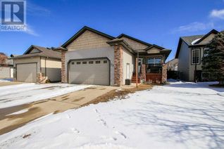 Bungalow for Sale, 23 Isherwood Close, Red Deer, AB