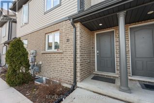 Townhouse for Sale, 7768 Ascot Circle #21, Niagara Falls (213 - Ascot), ON