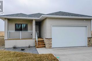 Bungalow for Sale, 112 E 300 S, Raymond, AB