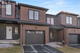 Freehold Townhouse for Sale, 5 Trailside Drive, Haldimand, ON