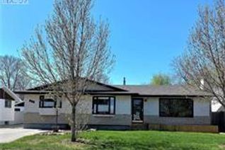 Bungalow for Sale, 854 Smith Street, Estevan, SK