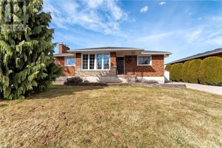 Detached House for Sale, 37 Woodsview Avenue, Grimsby, ON