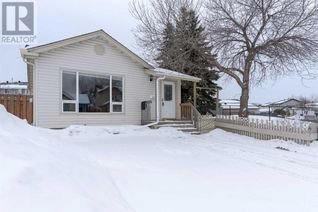 Bungalow for Sale, 159 Windsor Drive, Fort McMurray, AB