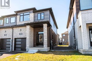 Townhouse for Sale, 215 Lormont Boulevard N, Hamilton (Stoney Creek), ON