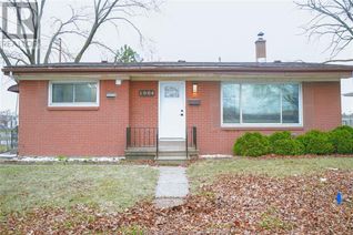 Detached House for Sale, 1004 Dot Avenue, Windsor, ON