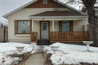 Bungalow for Sale, 437 Grandview Street W, Moose Jaw, SK