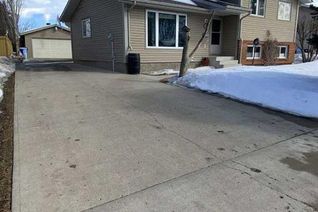 House for Sale, 229 Ermine Crescent, Fort McMurray, AB House for Sale, 229 Ermine Crescent, Fort McMurray, AB