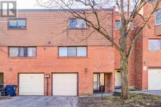 Townhouse for Sale, 21 Grass Meadoway Way, Toronto (Hillcrest Village), ON