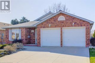 Bungalow for Sale, 868 Fairway Crescent, Kitchener, ON