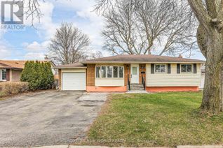 Bungalow for Sale, 8816 Roosevelt Street, Niagara Falls (Chippawa), ON