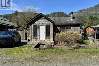 Cottage for Sale, 123 Maquinna Ave, Zeballos, BC