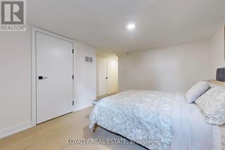 Townhouse for Rent, 46 Monclova Road, Toronto (Downsview-Roding-CFB), ON