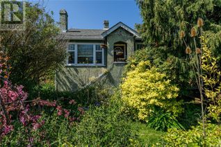 Property for Sale, 3258 Irma St, Saanich, BC