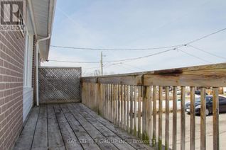 Bungalow for Sale, 728 Sunnypoint Drive, Newmarket (Huron Heights-Leslie Valley), ON