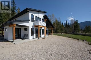Detached House for Sale, 215 Cotswold Road, Nakusp, BC