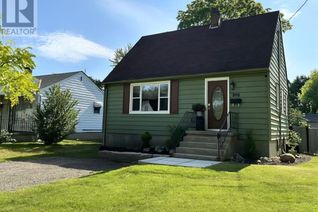 Property for Sale, 898 Woodland Avenue, Sarnia, ON