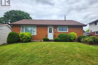 Backsplit for Sale, 51 Manor Drive, Brockville, ON