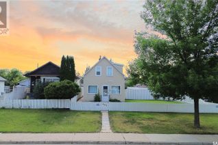 Property for Sale, 227 M Avenue N, Saskatoon, SK