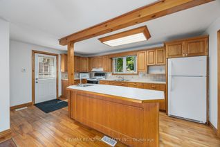 Bungalow for Sale, 28 Lawrence St N, Kawartha Lakes, ON